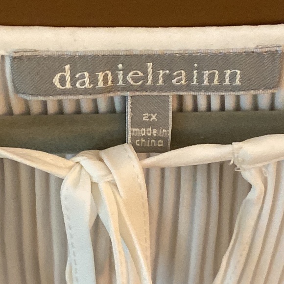 Daniel Rainn 2x pleated ivory blouse - Picture 2 of 5